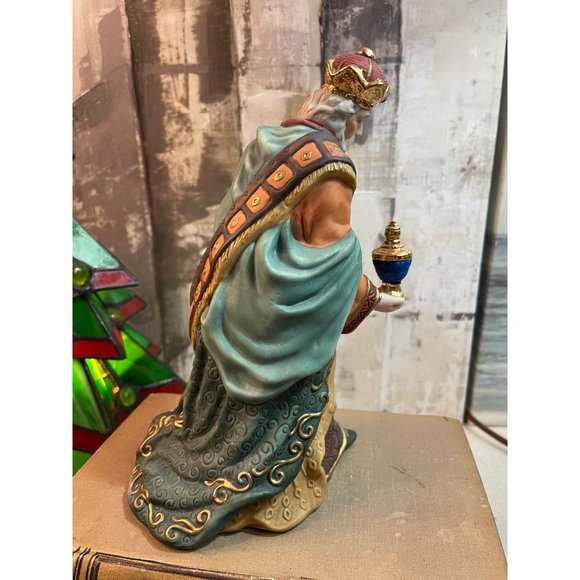 Kirkland Signature Nativity Replacement Wise Man Wiseman Kneeling Set #75177 - Picture 4 of 6